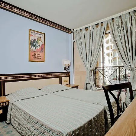Atrium 3*