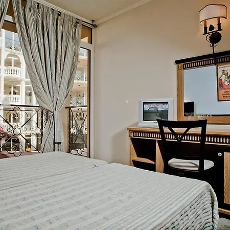 Atrium Hotel