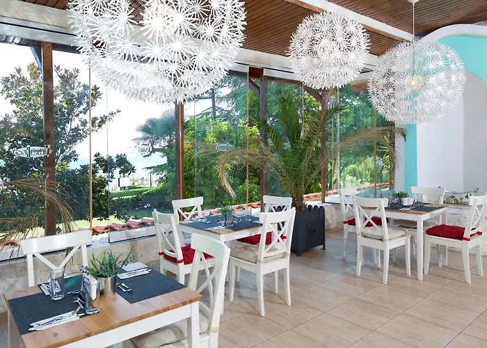 Atrium Hotel Elenite